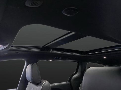 New 2026 Chrysler Pacifica Limited w/ S Appearance Package AWD/4WD image 7