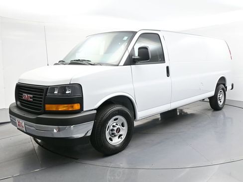 New 2026 GMC Savana 3500 Extended RWD image 1