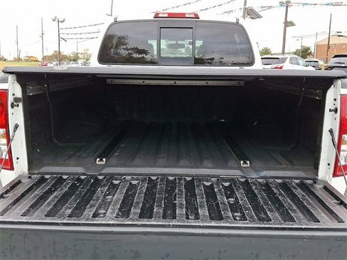 Used 2018 Nissan Frontier PRO-4X image 27