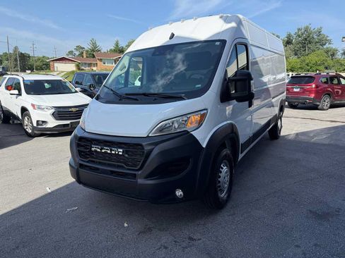 Used 2026 RAM ProMaster 2500 w/ Convenience Group FWD image 3