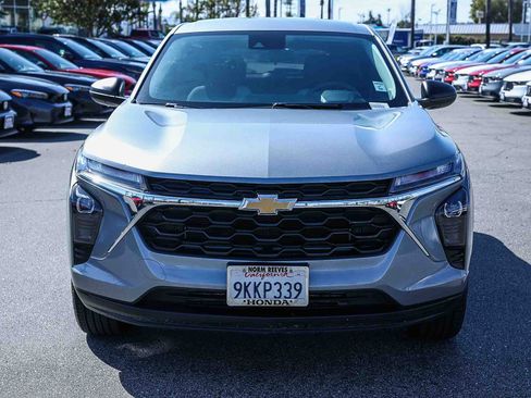 Used 2024 Chevrolet Trax LS image 2