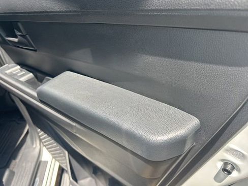 Used 2025 Toyota Tacoma SR5 AWD/4WD image 15