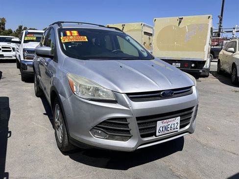 Used 2013 Ford Escape SE image 2