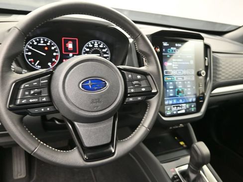 Used 2025 Subaru Forester Premium AWD/4WD image 23