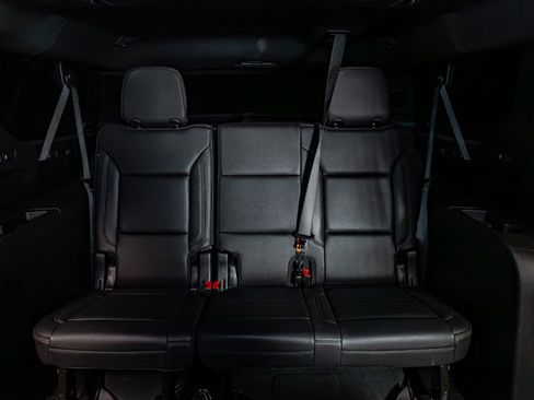 Used 2025 Chevrolet Suburban High Country AWD/4WD image 25