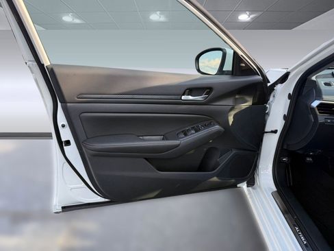 New 2025 Nissan Altima 2.5 SV w/ SV Special Edition Package image 24