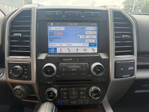 Used 2018 Ford F150 Lariat w/ Equipment Group 502A Luxury AWD/4WD image 12