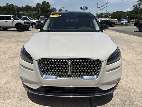 Used 2022 Lincoln Corsair Reserve w/ Equipment Group 201A FWD image 3