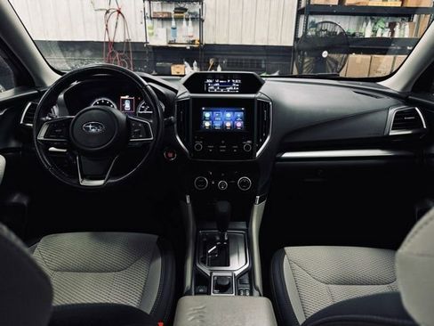 Used 2022 Subaru Forester Premium image 23