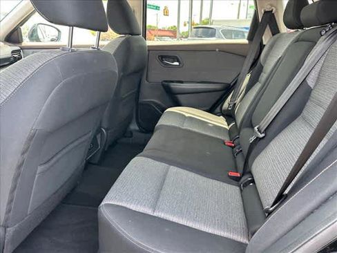 Used 2022 Nissan Rogue SV AWD/4WD image 11