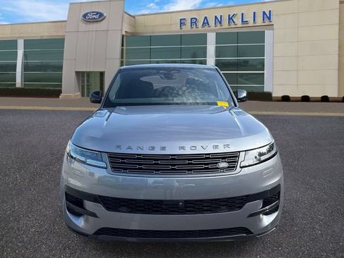 Used 2025 Land Rover Range Rover Sport SE AWD/4WD image 2