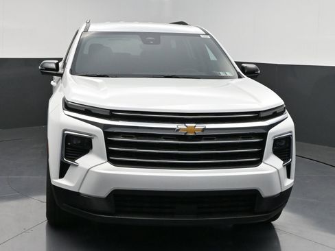 New 2026 Chevrolet Traverse LT FWD image 2