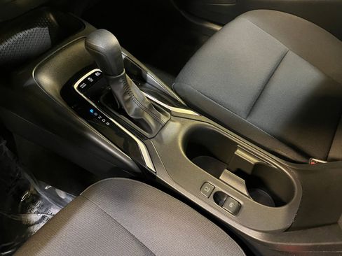 Used 2025 Toyota Corolla LE image 40