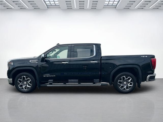 Used 2022 GMC Sierra 1500 SLT w/ SLT Convenience Package AWD/4WD image 7