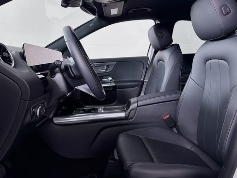 Certified 2026 Mercedes-Benz GLA 250 4MATIC image 17
