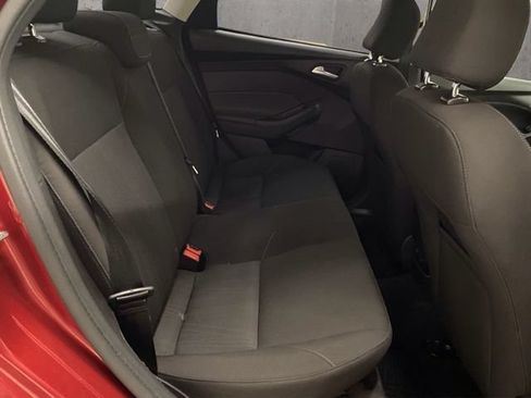 Used 2015 Ford Focus SE w/ SE Sport Package FWD image 21