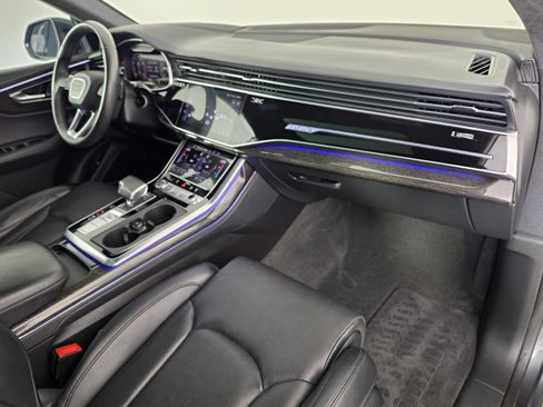 Used 2023 Audi Q8 Prestige AWD/4WD image 31