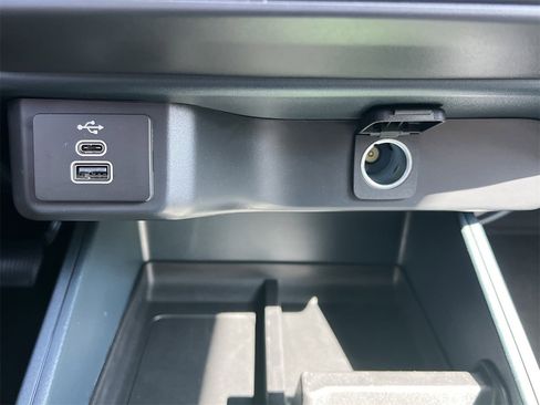 New 2025 Ford Maverick XL image 6