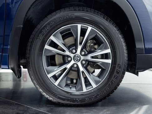 Used 2016 Toyota Highlander XLE image 27