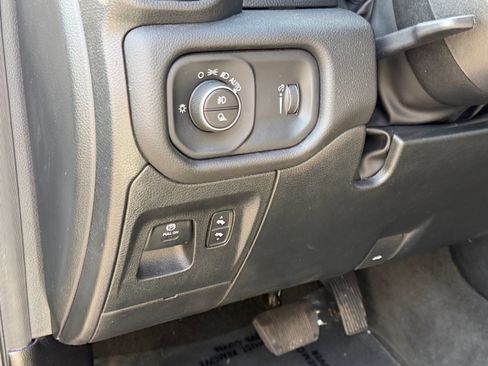 Used 2024 RAM 1500 Big Horn AWD/4WD image 23