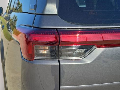 New 2026 Subaru Outback Limited AWD/4WD image 7