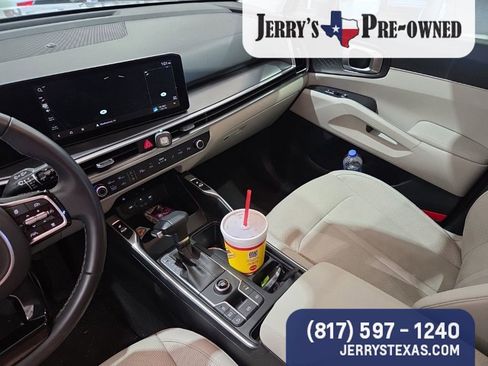 Used 2025 Kia Sorento EX image 12