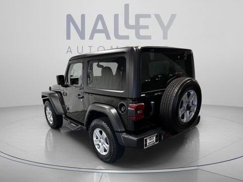 Used 2022 Jeep Wrangler Sport AWD/4WD image 3