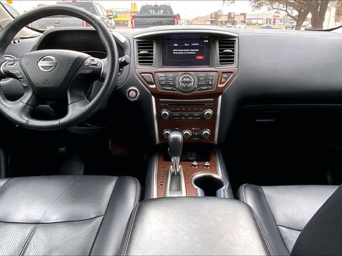 Used 2019 Nissan Pathfinder Platinum image 15