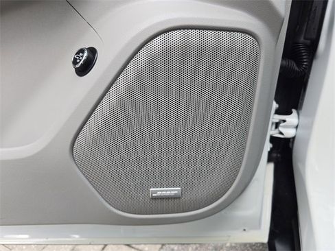 Certified 2023 GMC Acadia SLT image 19