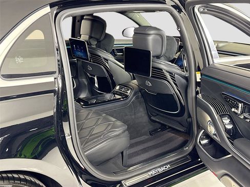 Used 2022 Mercedes-Benz Maybach S 580 4MATIC image 32