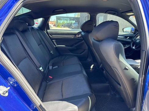 Used 2018 Honda Accord Sport image 13