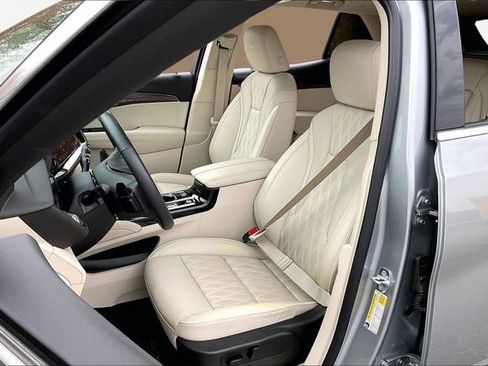 Used 2023 Buick Envision Avenir image 15