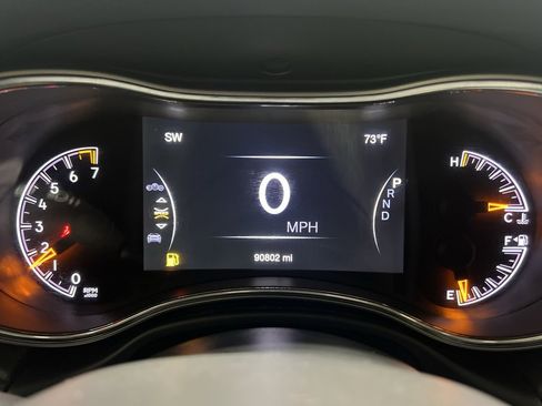 Used 2021 Jeep Grand Cherokee Limited w/ Luxury Group II image 9