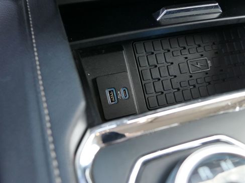 Used 2024 Ford Expedition XLT image 21