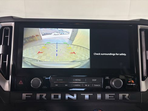 Used 2025 Nissan Frontier SV image 16
