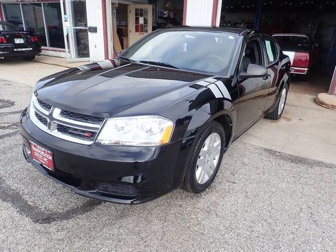 Used 2013 Dodge Avenger SE FWD image 2