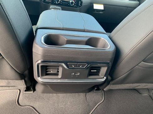 New 2026 GMC Sierra 1500 SLT w/ SLT Convenience Package image 32