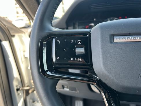 Used 2024 Land Rover Range Rover Evoque S image 18