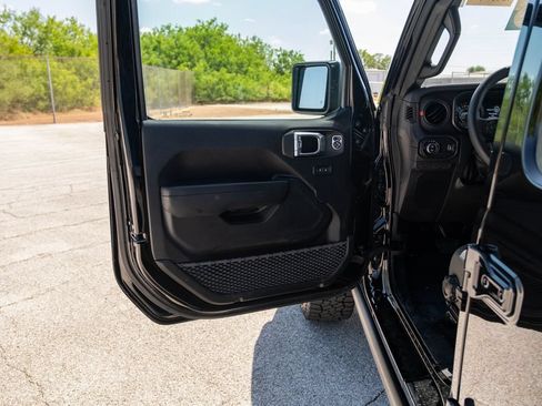 Used 2026 Jeep Gladiator Rubicon AWD/4WD image 11