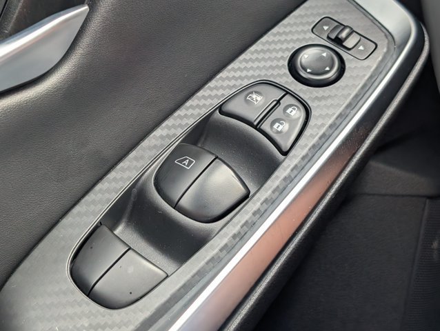 Used 2025 Nissan Sentra SR FWD image 19