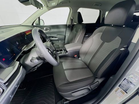 New 2026 Kia Sorento LX FWD image 17