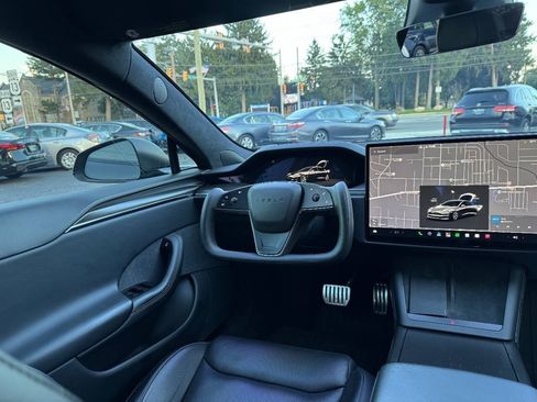 Used 2022 Tesla Model S Plaid AWD/4WD image 18