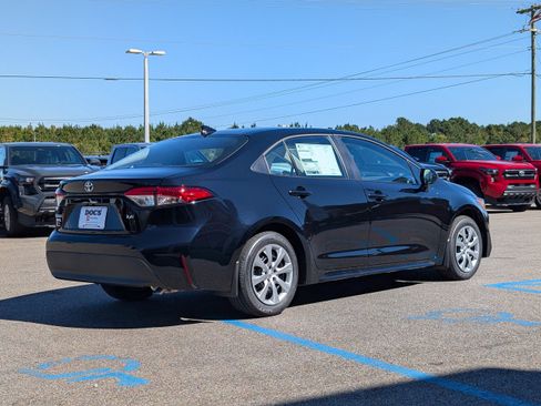 New 2026 Toyota Corolla LE image 5