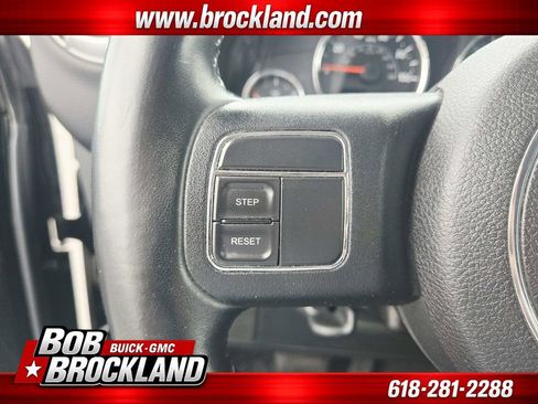 Used 2015 Jeep Wrangler Unlimited Sahara image 22