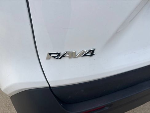 Used 2025 Toyota RAV4 XLE AWD/4WD image 24