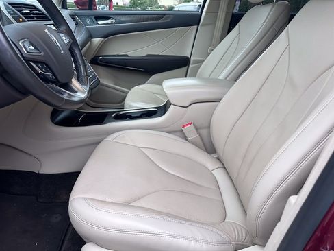 Used 2018 Lincoln MKC Reserve image 19