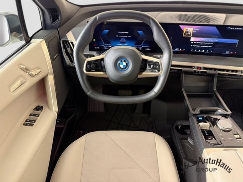 Used 2024 BMW iX xDrive50 w/ Sport Package AWD/4WD image 29