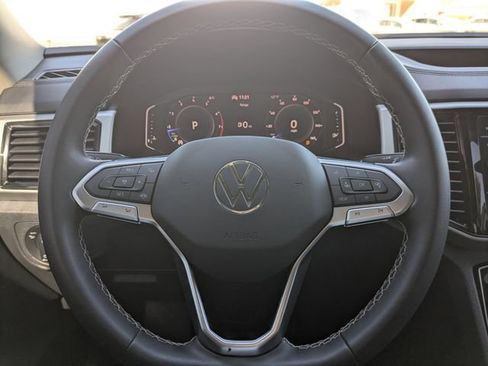 Used 2023 Volkswagen Atlas SE image 34