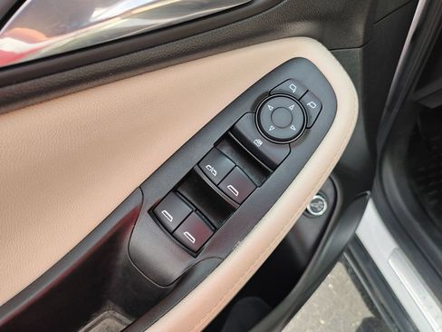 Used 2022 Buick Encore GX Select FWD image 11