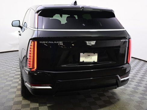 New 2025 Cadillac Escalade IQ Luxury 2 image 4